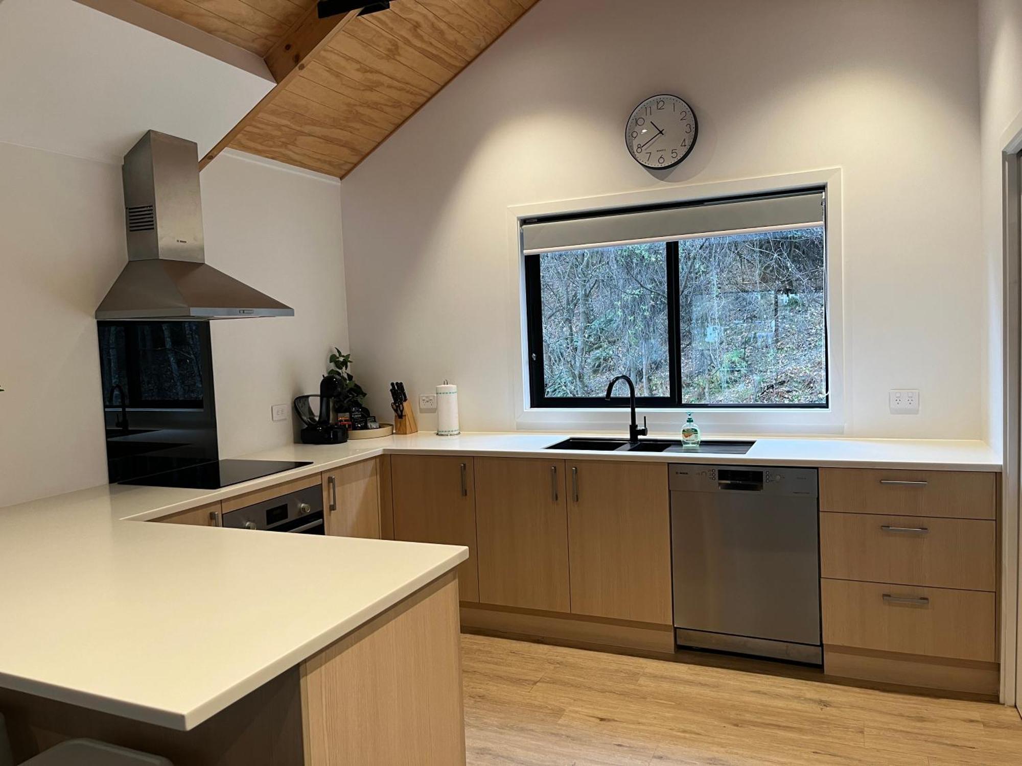 Queenstown Central - Walk To Town - Free Parking - Wifi And Smart Tv - Gym Exterior photo